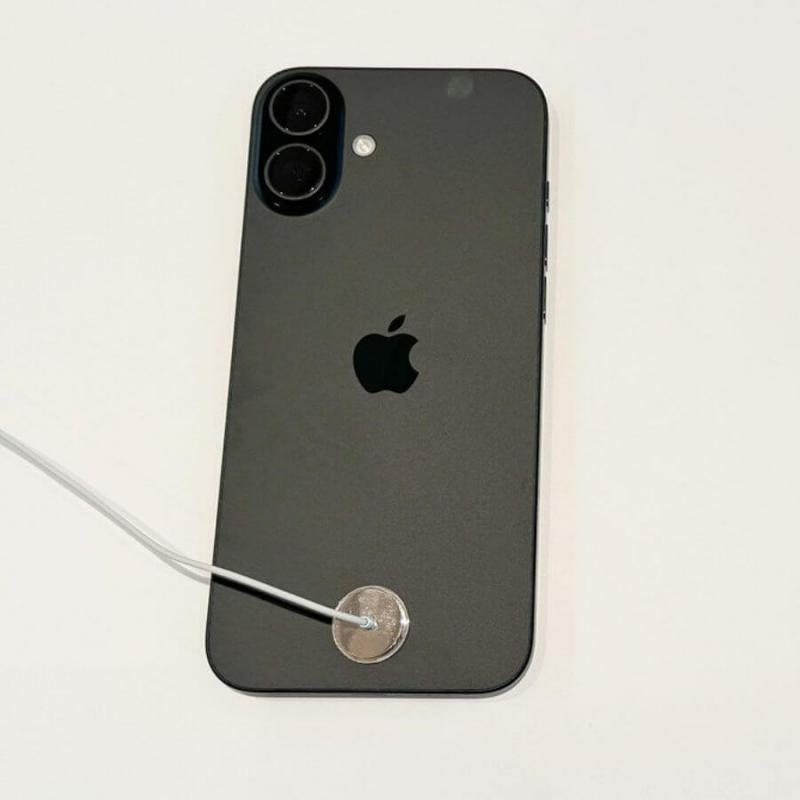 iPhone 16黑色實機照片