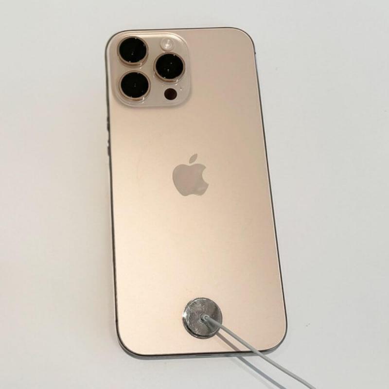 iPhone 16 Pro沙漠金實機照片